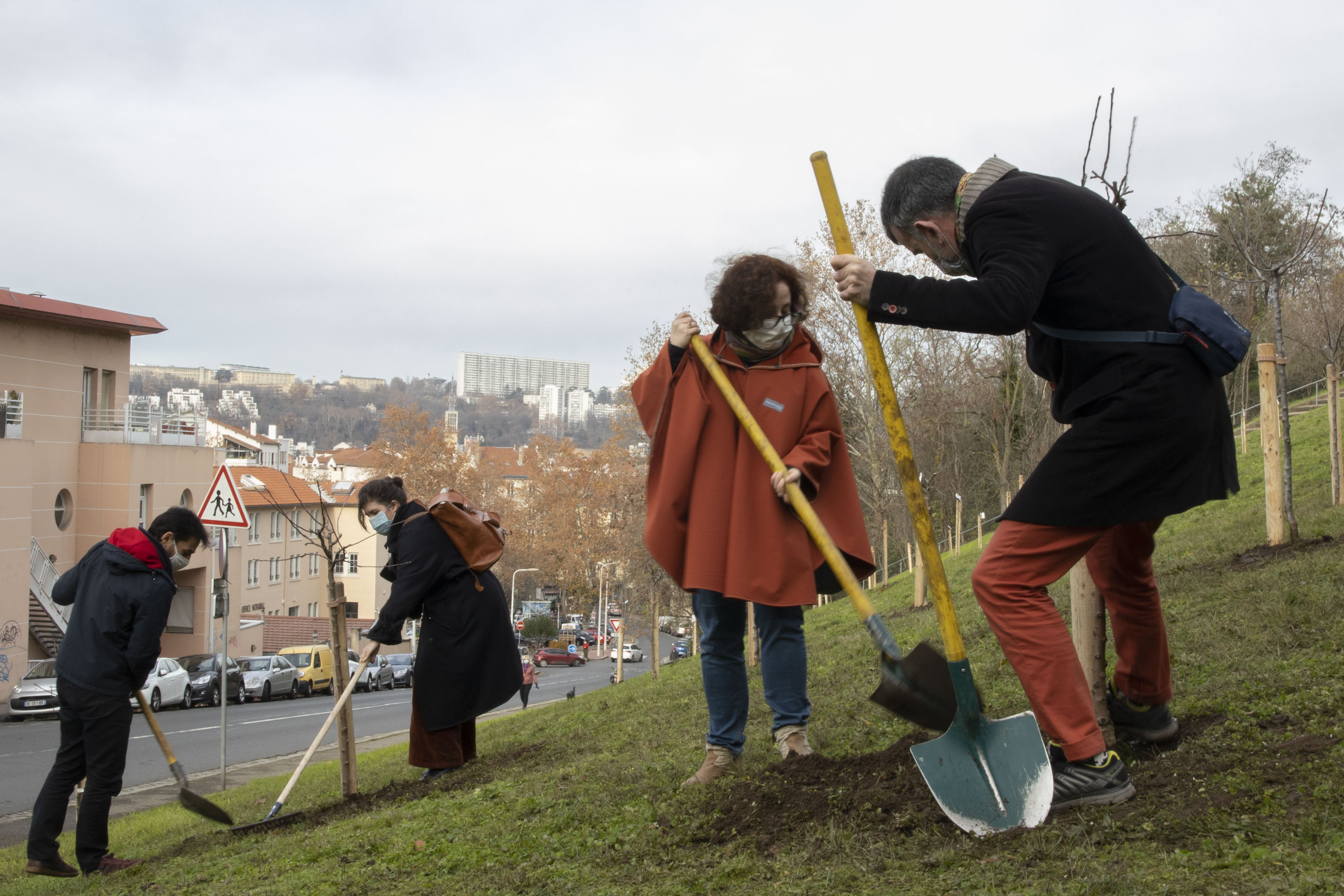Plantation du verger urbain du 9e - 1 